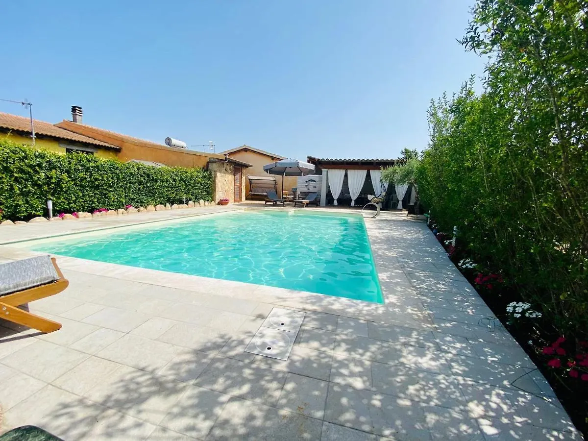 סאן תאודורו Villetta Todde Con Piscina סאן תאודורו