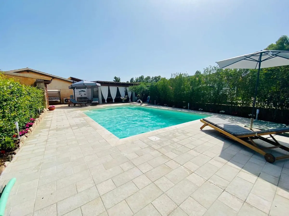 דירה סאן תאודורו Villetta Todde Con Piscina