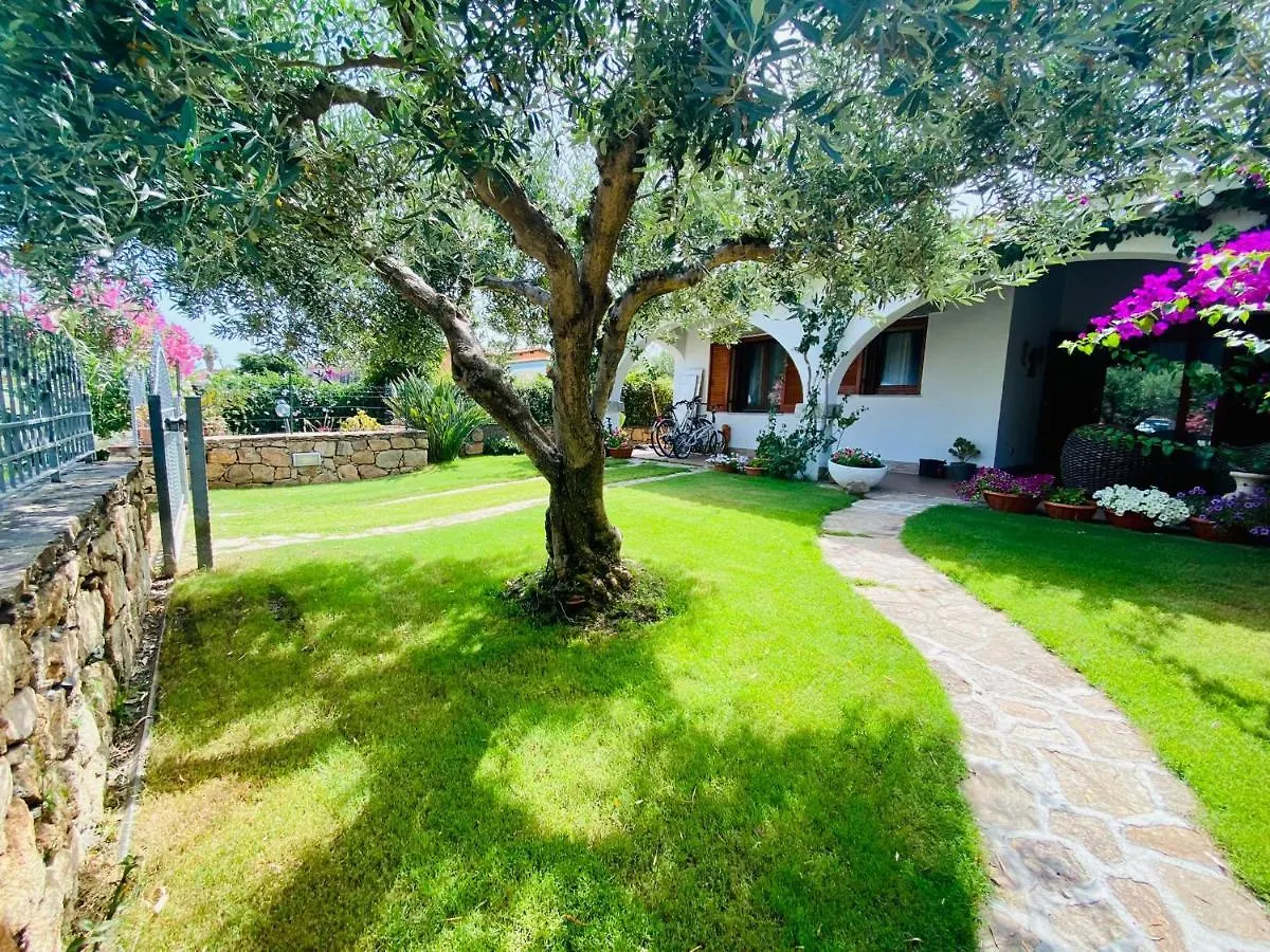 סאן תאודורו Villetta Todde Con Piscina
